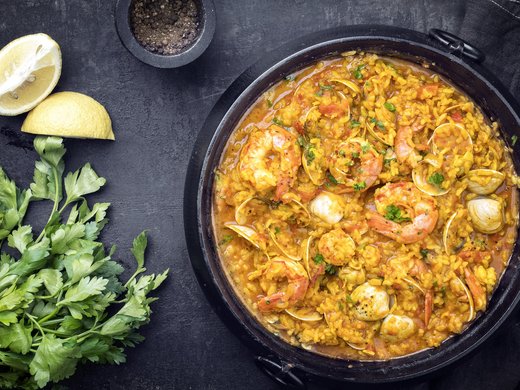 Arroz de gambas, amêijoas e mexilhões