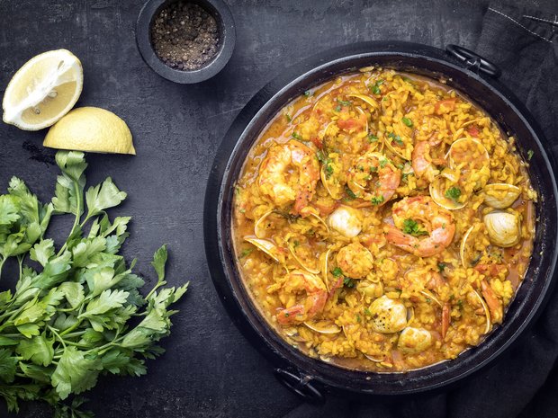 Arroz de gambas, amêijoas e mexilhões