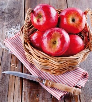 basket with red apples