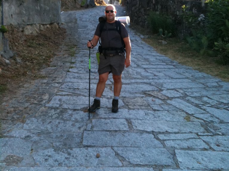 [Translate to Portugal - Portuguese:] Patient on his way to the Camino de Santiago route