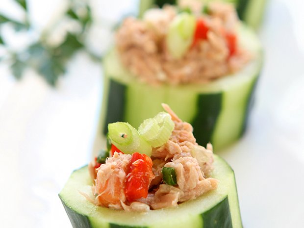 Delícia de pepino com atum